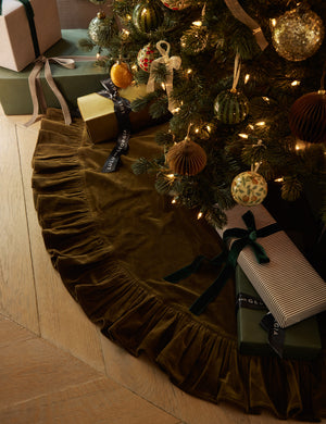 Mauree ruffle edge velvet tree skirt