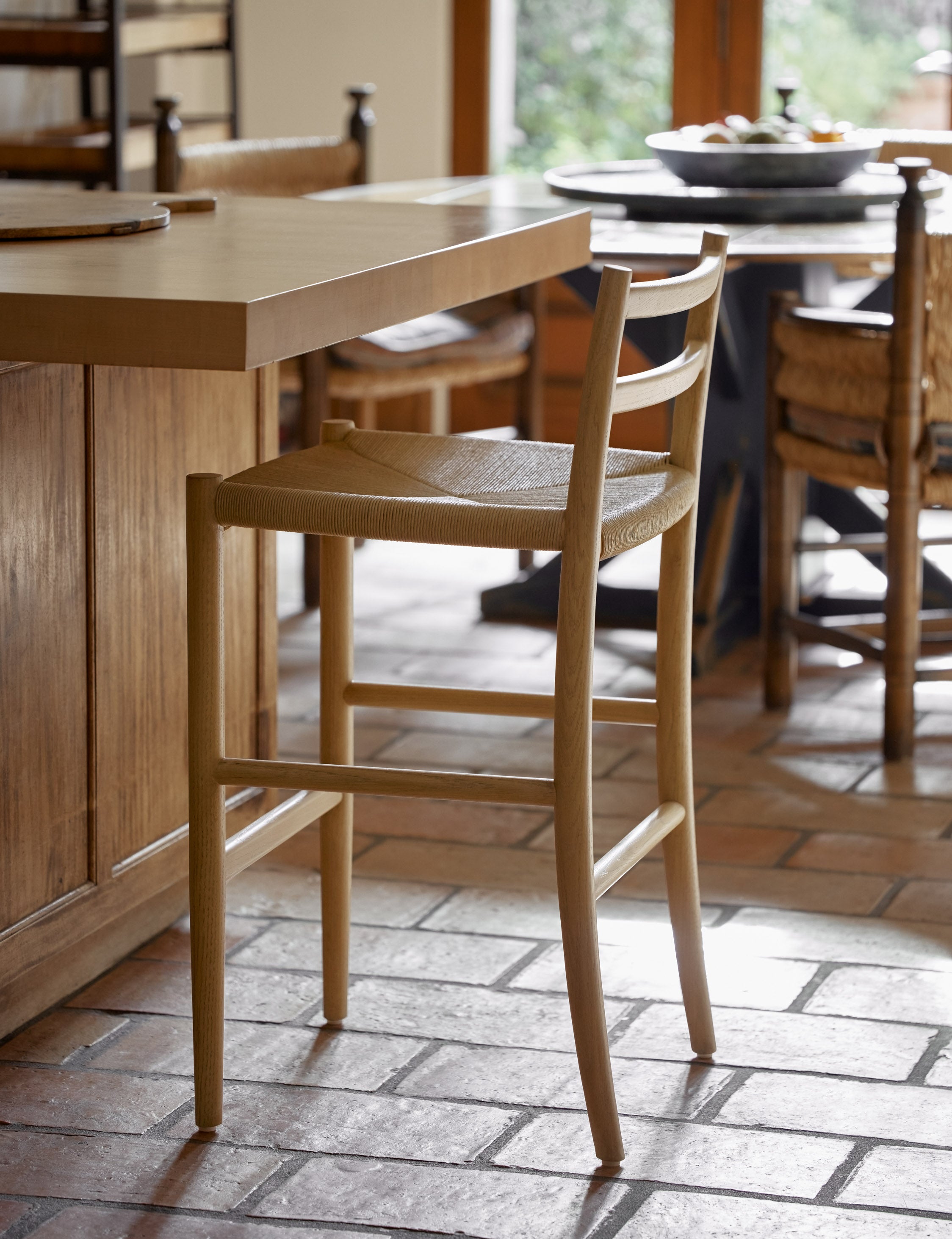 Bar stools with online woven seats