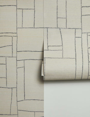 Inagra Ivory Wallpaper with gray sawtooth lines in a geometric pattern