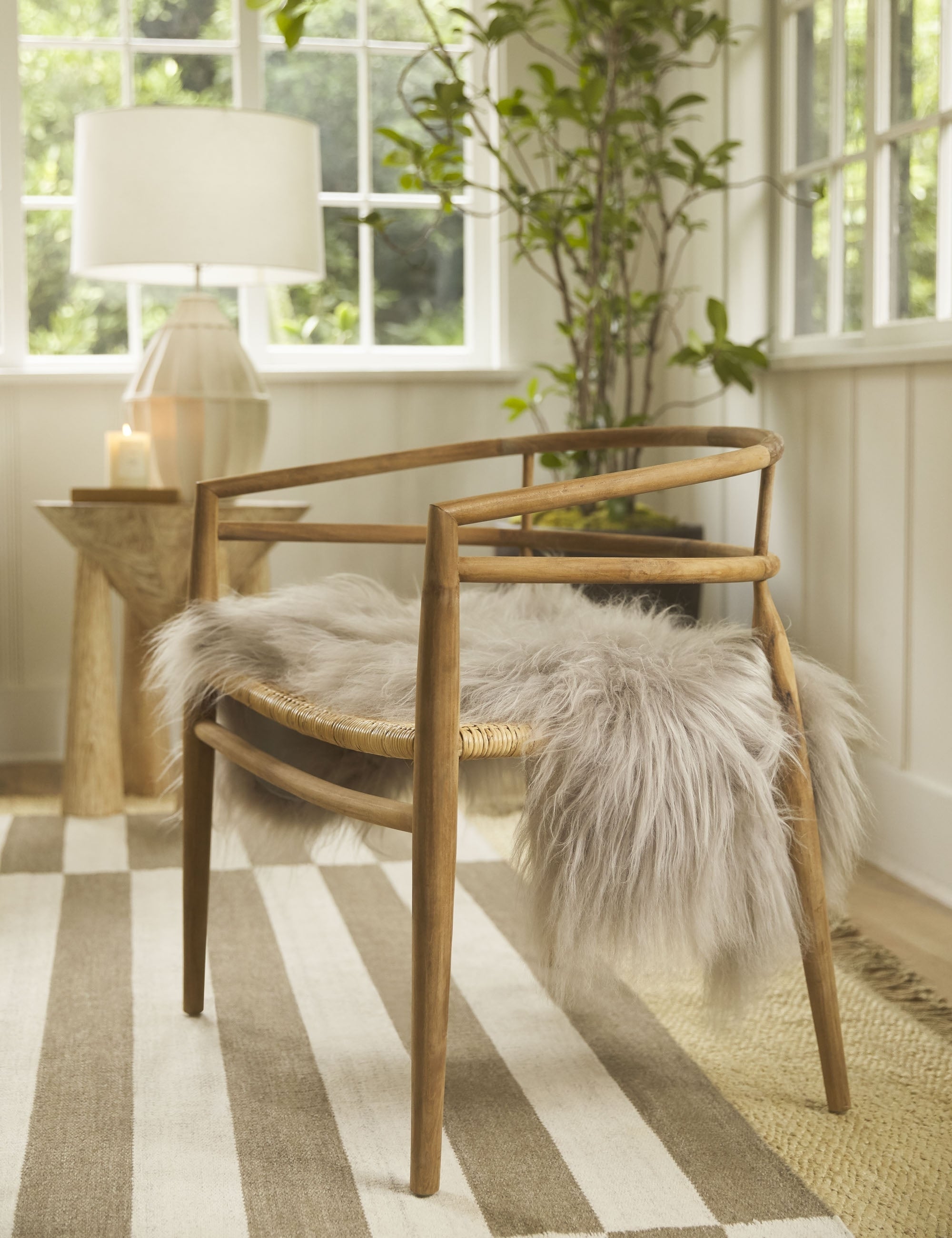 Wishbone chair with discount fur